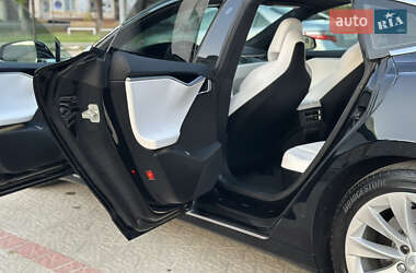 Лифтбек Tesla Model S 2017 в 