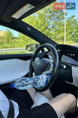 Лифтбек Tesla Model S 2017 в 