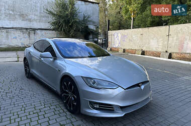 Лифтбек Tesla Model S 2013 в 