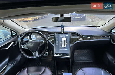 Лифтбек Tesla Model S 2013 в 