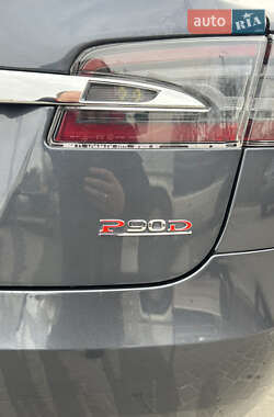 Лифтбек Tesla Model S 2016 в 