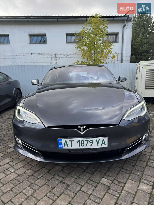 Ліфтбек Tesla Model S 2020 в Івано-Франківську