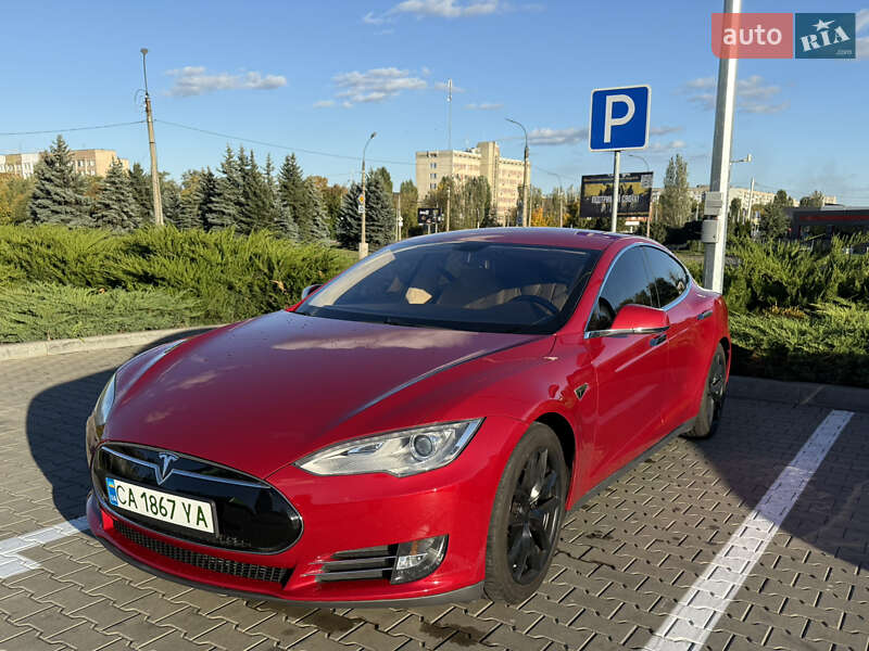 Tesla Model S 2013