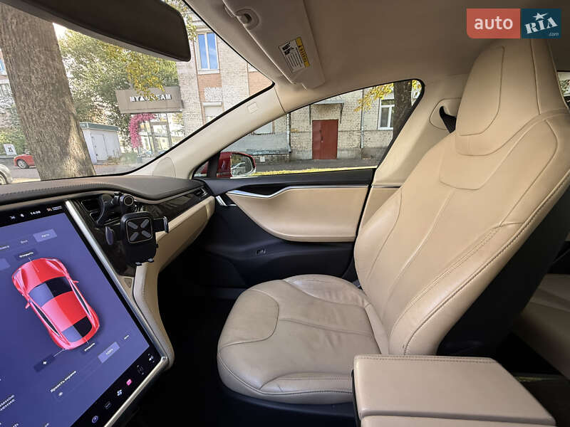 Ліфтбек Tesla Model S 2013 в Черкасах