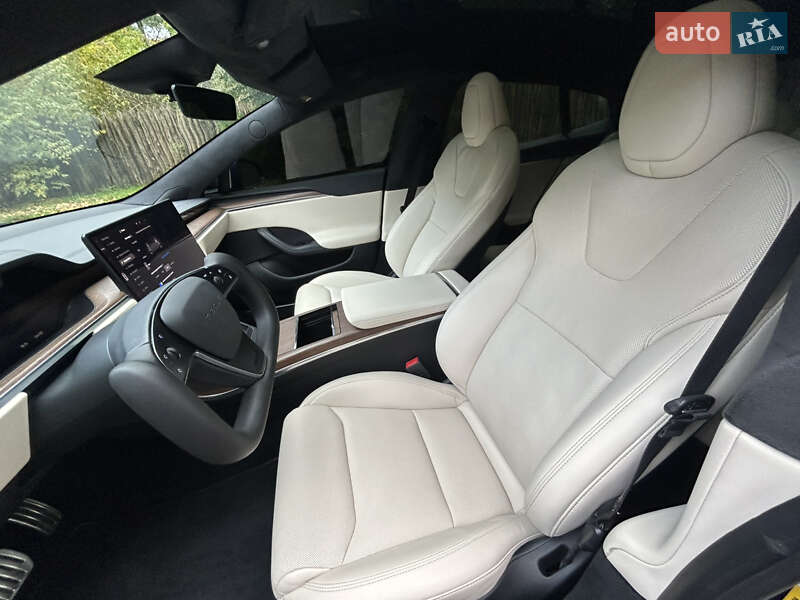 Лифтбек Tesla Model S 2022 в Львове