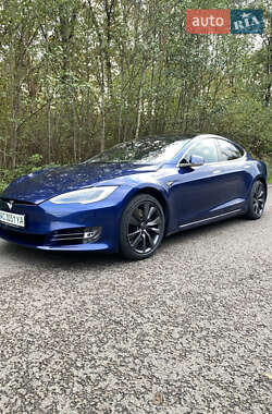 Лифтбек Tesla Model S 2019 в Ковеле