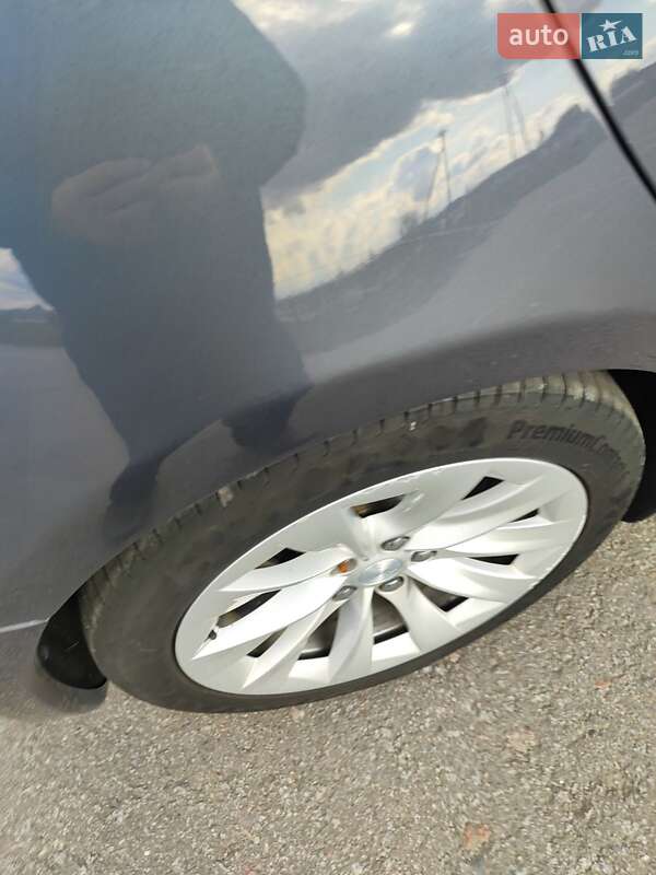 Лифтбек Tesla Model S 2018 в Кобеляках