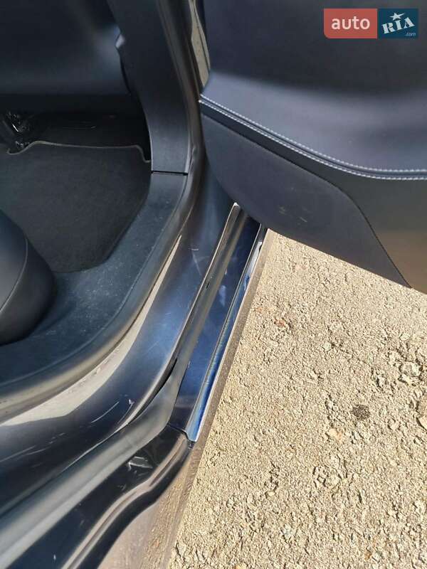 Лифтбек Tesla Model S 2018 в Кобеляках