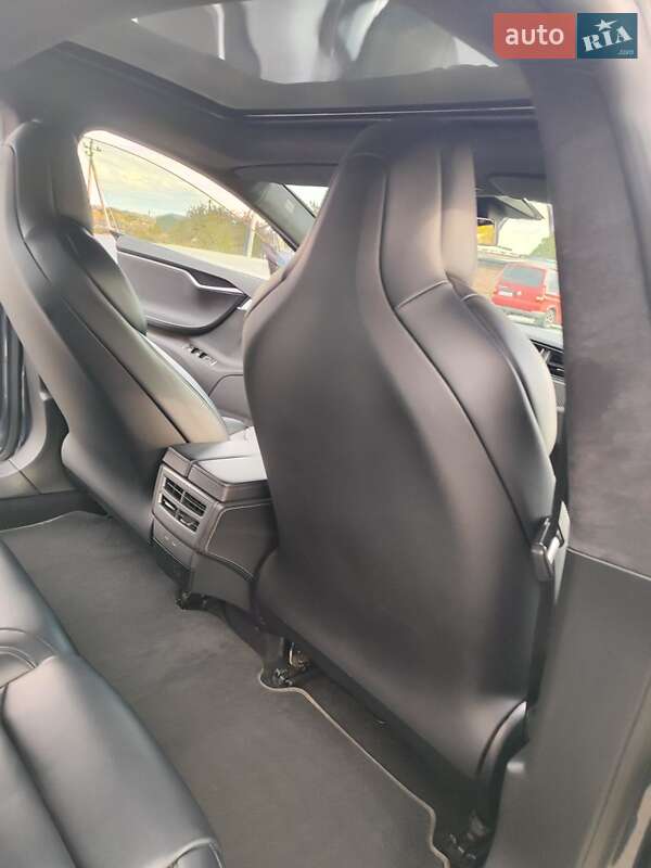 Лифтбек Tesla Model S 2018 в Кобеляках
