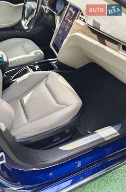Лифтбек Tesla Model S 2016 в Киеве