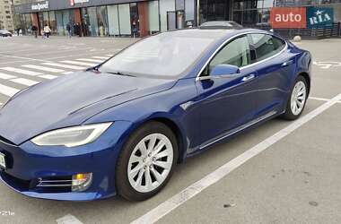 Лифтбек Tesla Model S 2016 в Киеве