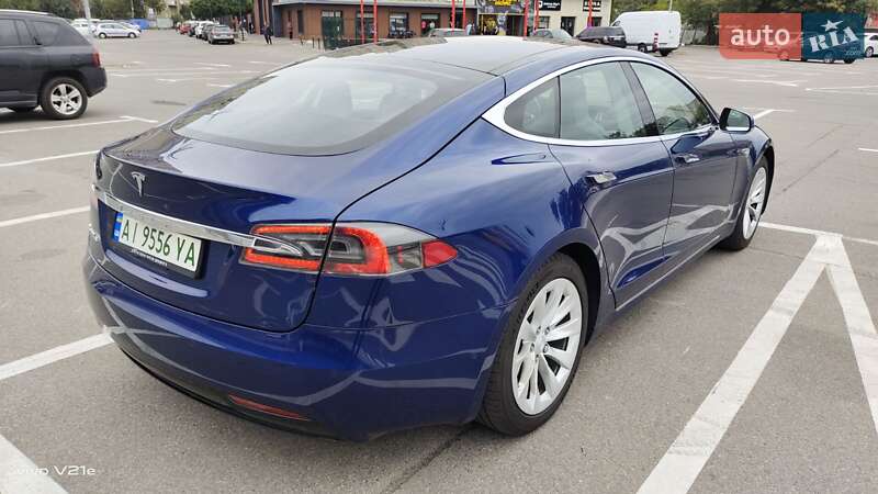 Ліфтбек Tesla Model S 2016 в Києві