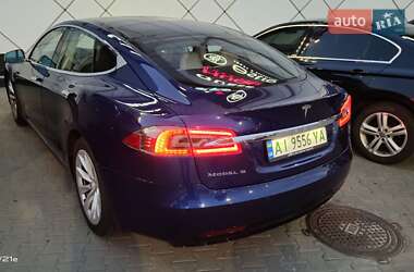 Лифтбек Tesla Model S 2016 в Киеве