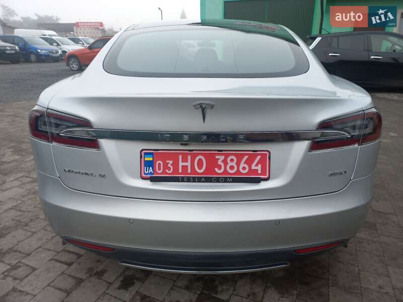 Ліфтбек Tesla Model S 2015 в Шептицькому