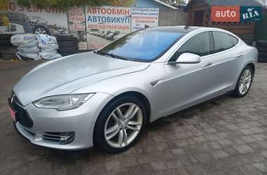 Лифтбек Tesla Model S 2015 в Шептицькому