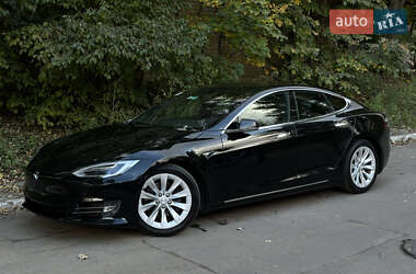 Лифтбек Tesla Model S 2018 в Киеве