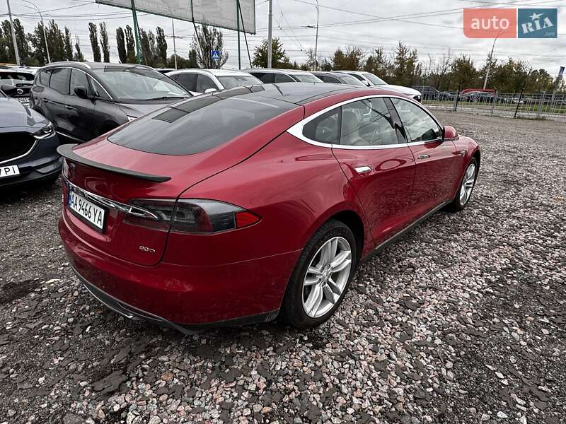 Лифтбек Tesla Model S 2015 в Киеве