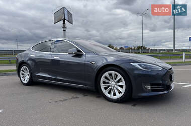 Лифтбек Tesla Model S 2018 в Киеве