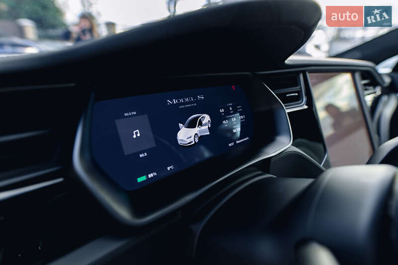 Лифтбек Tesla Model S 2020 в Виннице