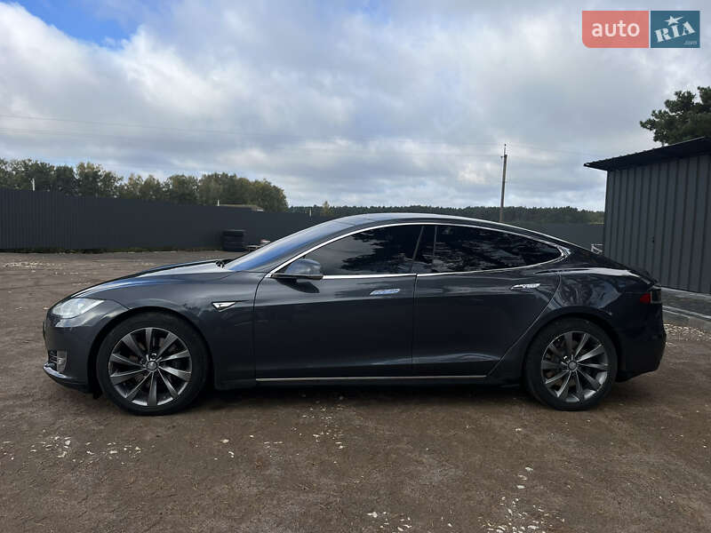 Лифтбек Tesla Model S 2015 в Ровно фото 7 Лифтбек Tesla Model S 2015 в Ровно
