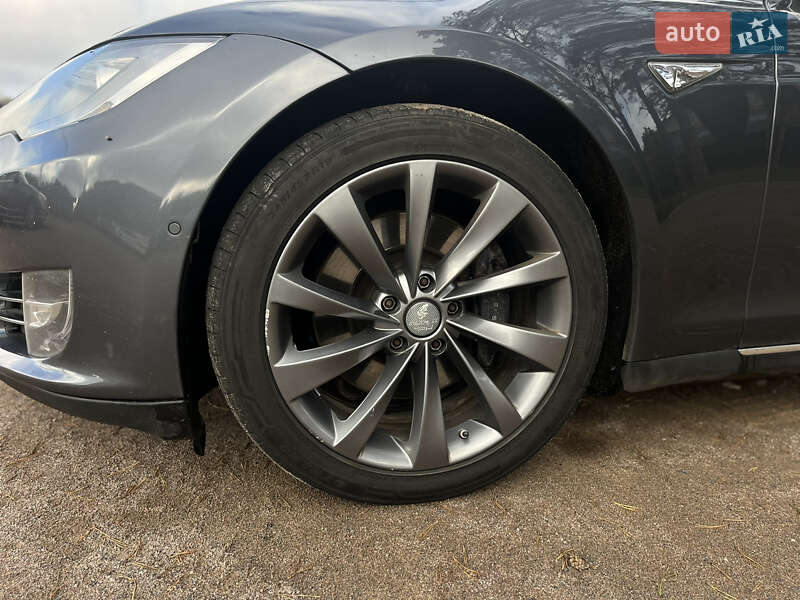 Лифтбек Tesla Model S 2015 в Ровно фото 15 Лифтбек Tesla Model S 2015 в Ровно