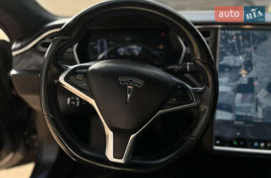 Лифтбек Tesla Model S 2015 в 