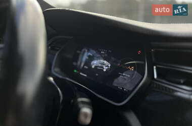 Лифтбек Tesla Model S 2015 в 