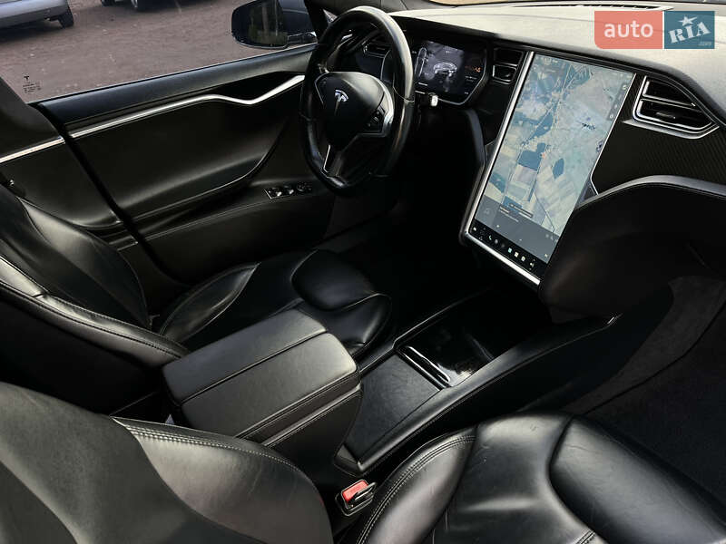 Лифтбек Tesla Model S 2015 в Ровно фото 21 Лифтбек Tesla Model S 2015 в Ровно