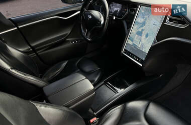 Лифтбек Tesla Model S 2015 в 