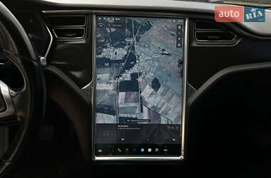 Лифтбек Tesla Model S 2015 в 