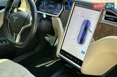 Ліфтбек Tesla Model S 2013 в 