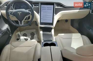 Лифтбек Tesla Model S 2017 в 