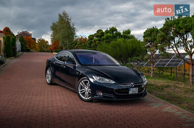 Лифтбек Tesla Model S 2013 в 