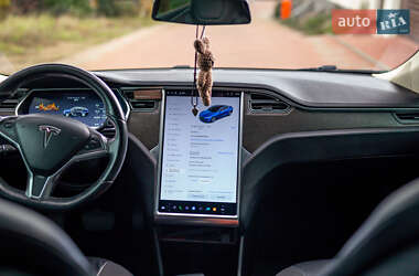 Лифтбек Tesla Model S 2013 в 