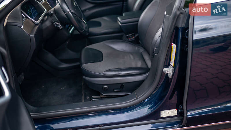 Ліфтбек Tesla Model S 2013 в Чернівцях