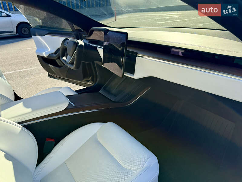 Лифтбек Tesla Model S 2022 в Киеве