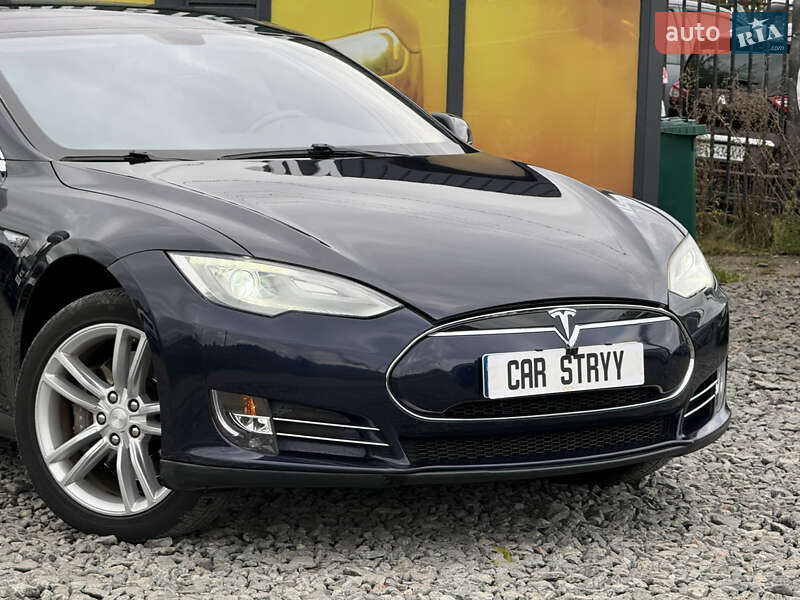 Лифтбек Tesla Model S 2013 в Стрые