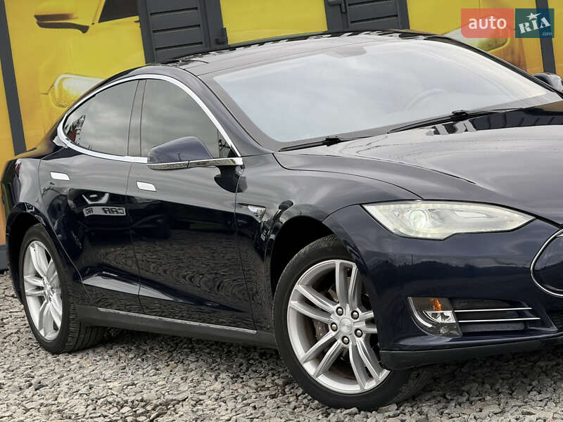 Лифтбек Tesla Model S 2013 в Стрые