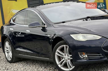 Лифтбек Tesla Model S 2013 в 
