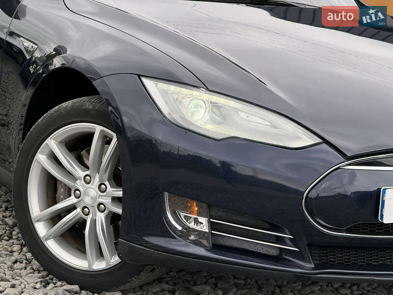 Лифтбек Tesla Model S 2013 в Стрые