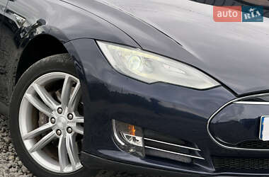Лифтбек Tesla Model S 2013 в 