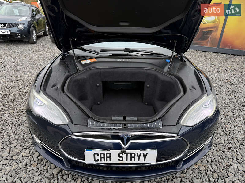 Лифтбек Tesla Model S 2013 в Стрые