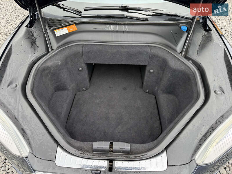 Лифтбек Tesla Model S 2013 в Стрые