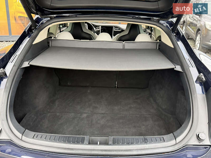 Лифтбек Tesla Model S 2013 в Стрые