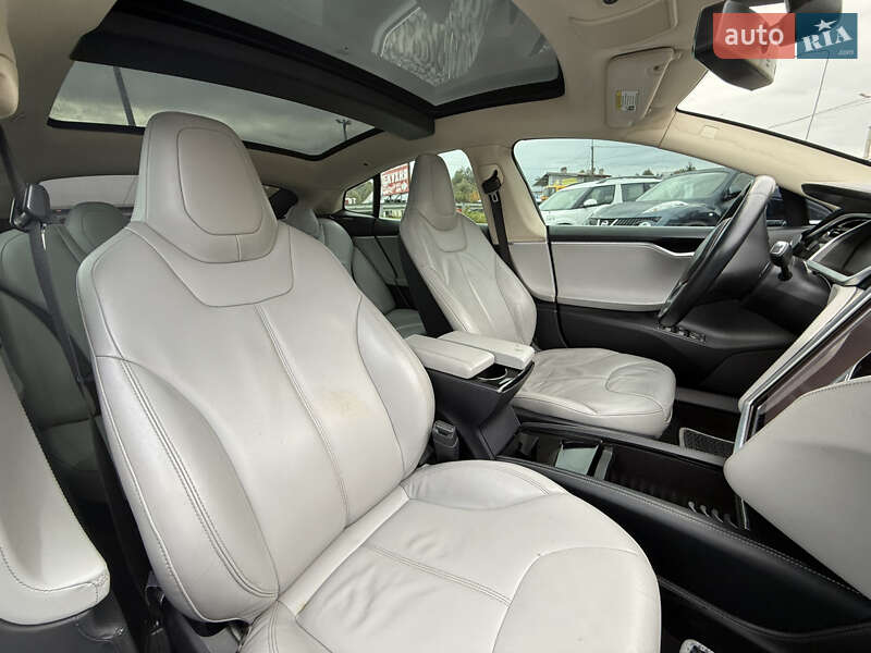 Лифтбек Tesla Model S 2013 в Стрые
