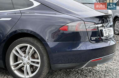 Лифтбек Tesla Model S 2013 в 