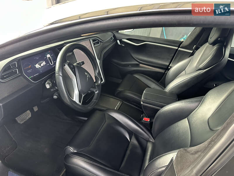 Ліфтбек Tesla Model S 2018 в Львові
