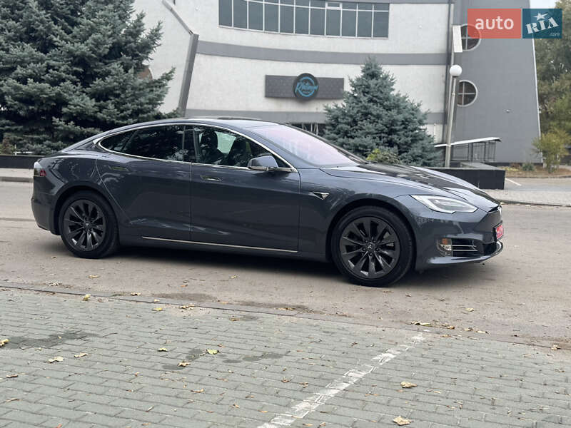 Ліфтбек Tesla Model S 2020 в Запоріжжі