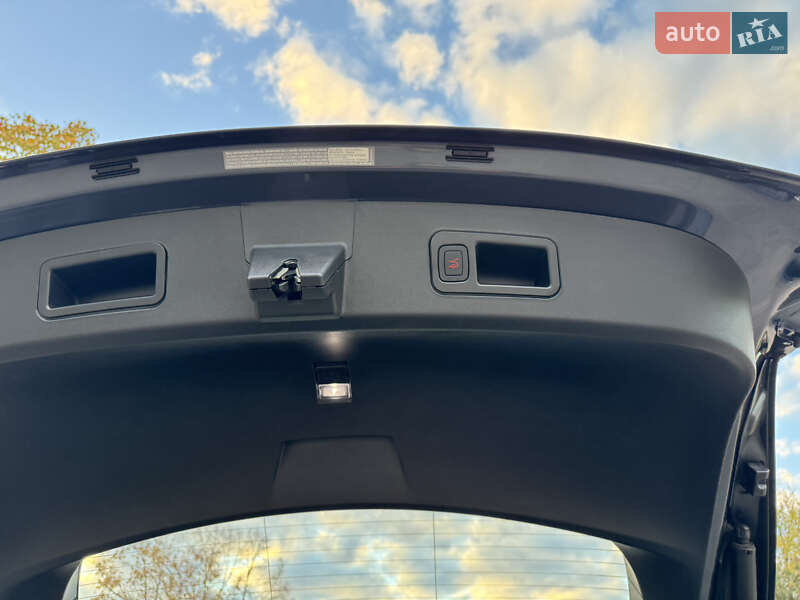 Ліфтбек Tesla Model S 2020 в Запоріжжі