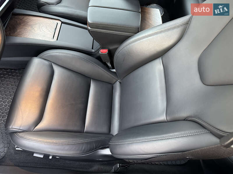 Ліфтбек Tesla Model S 2020 в Запоріжжі